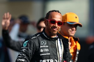 Ξέρουμε ήδη πόσα χρήματα θα παίρνει ο Lewis Hamilton εξαιτίας της Ferrari - εικόνα 1