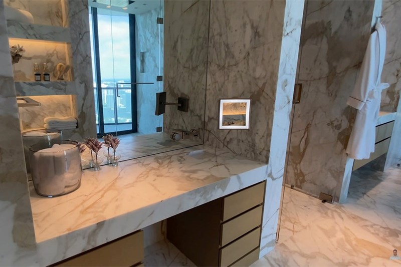 Το μπάνιο του ενός εκατομμυρίου