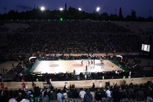 Παπάς-φίλαθλος του Παναθηναϊκού έγινε viral -Έδωσε το σύνθημα για το "χόρτο μαγικό" - εικόνα 1