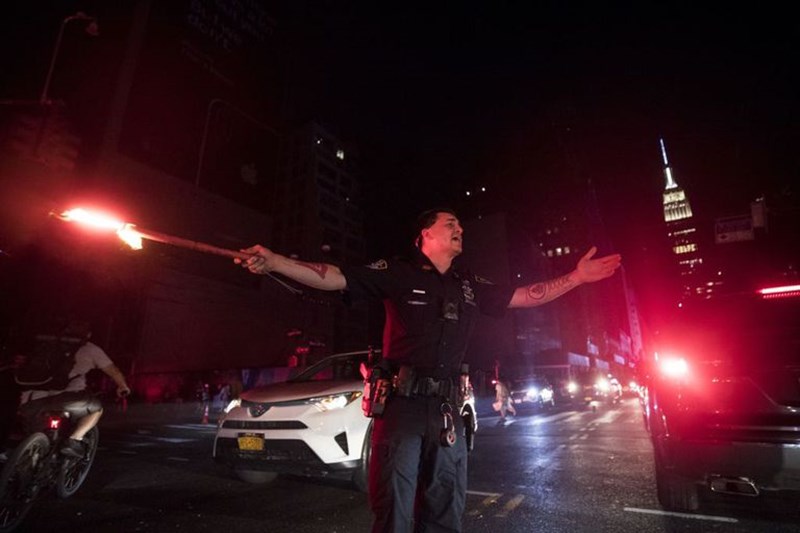 νεα υορκη μπλακ αουτ