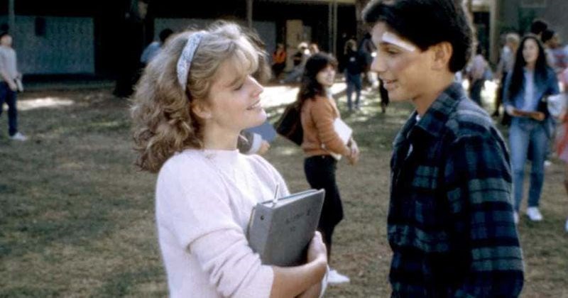 Ali (Elisabeth Shue) στον νοσταλγικό κόσμο του Cobra Kai