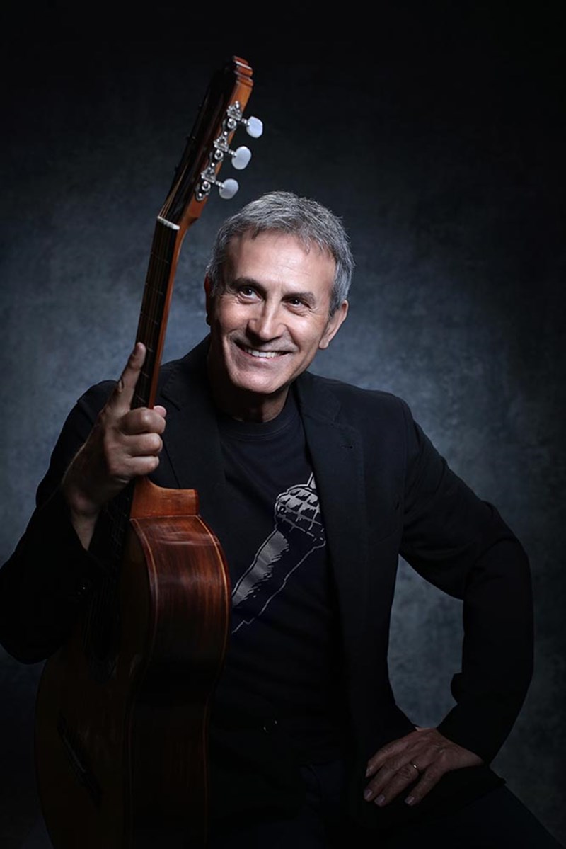 Γιώργος Νταλάρας