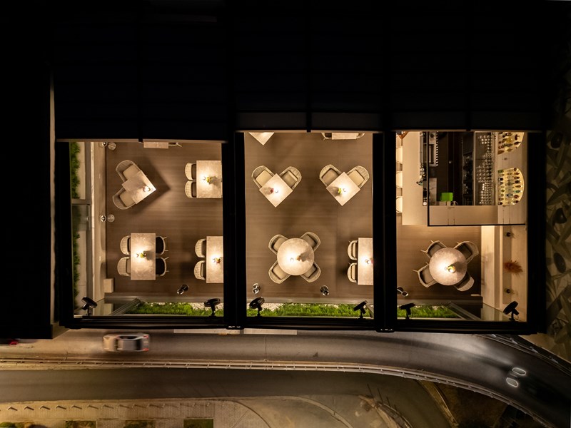 Το εστιατόριο Opposite at 507 2