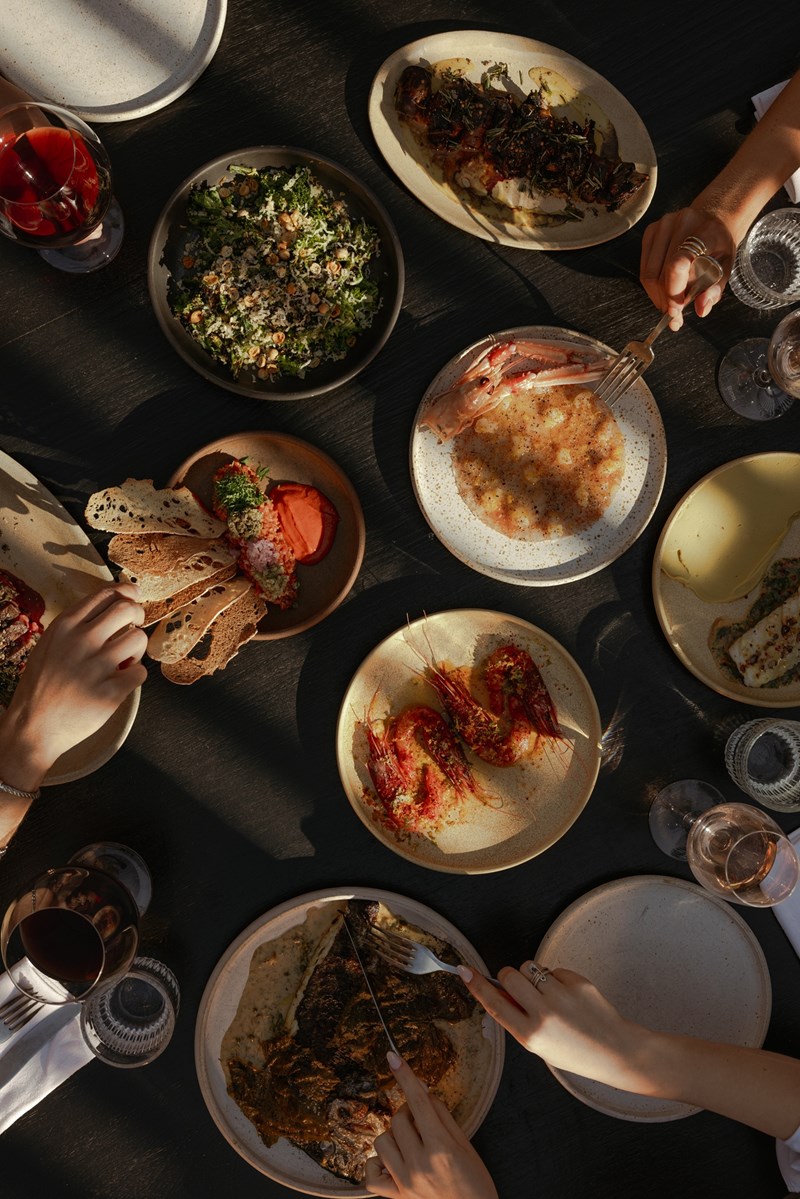 Το μπαρ-εστιατόριο Nōema στη Μύκονο 9