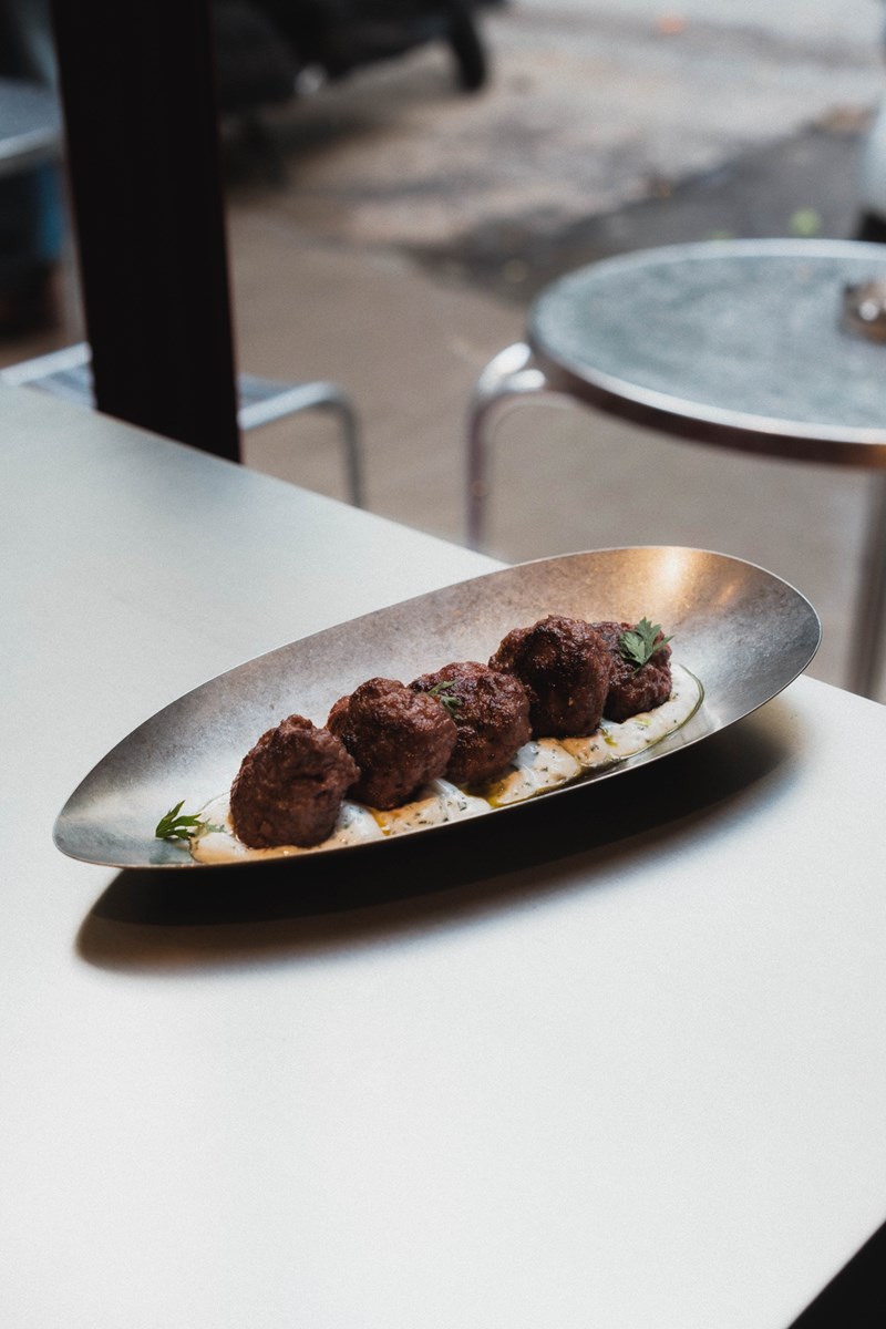 Το μπαρ εστιατόριο Βουλκανιζατερ στο Κουκάκι 6