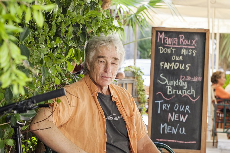 ΤΖΟΝ ΧΙΓΚΙΝΣ 1