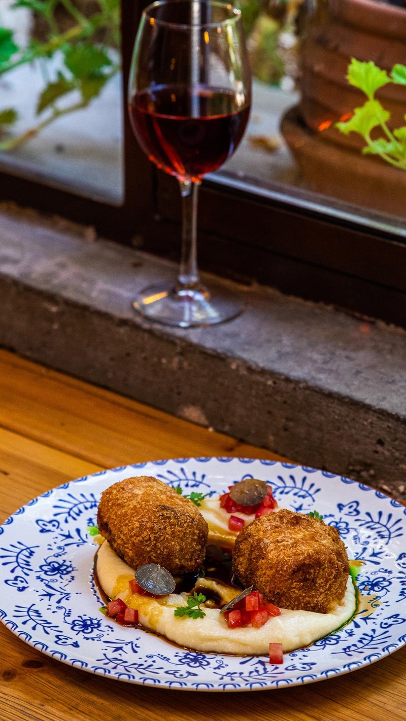 ΛΟΚΑΛΙ ΑΛΕΞΑΝΔΡΟΣ ΧΑΡΑΛΑΜΠΟΠΟΥΛΟΣ 3