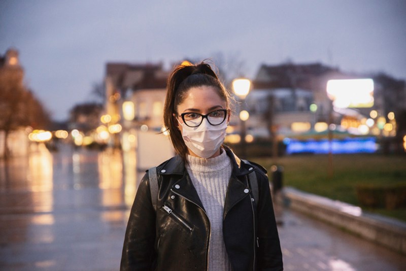 WOMAN WITH FACE MASK