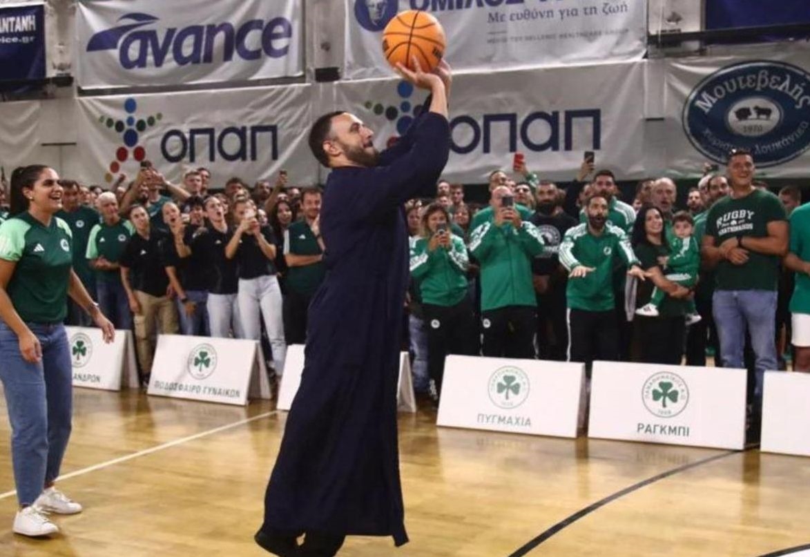 Νύφη μετέτρεψε τη δεξίωση του γάμου της σε Θύρα 13 - εικόνα 1