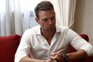 Ο Στέφανος Κασσελάκης δηλώνει αριστερός και πρόθυμος να πάει στρατό - εικόνα 1