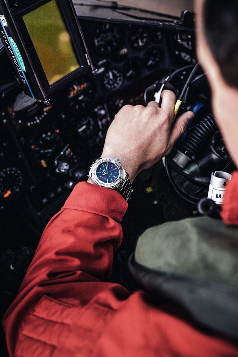Breitling Limited-Edition Avenger ρολόι Red Arrows