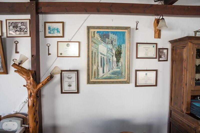 Η ταβέρνα Πλάτανος στην Απείρανθο της Νάξου 12