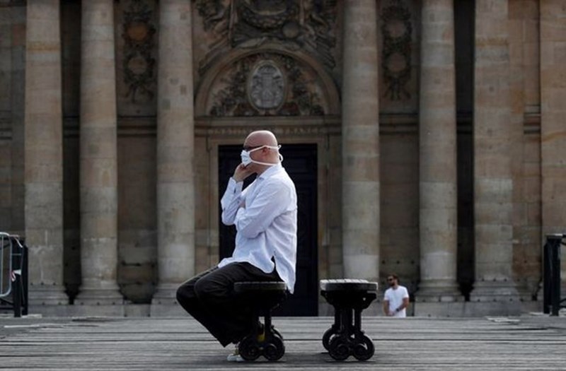 ΚΟΡΟΝΟΪΟΣ ΑΤΜΟΣΦΑΙΡΑ