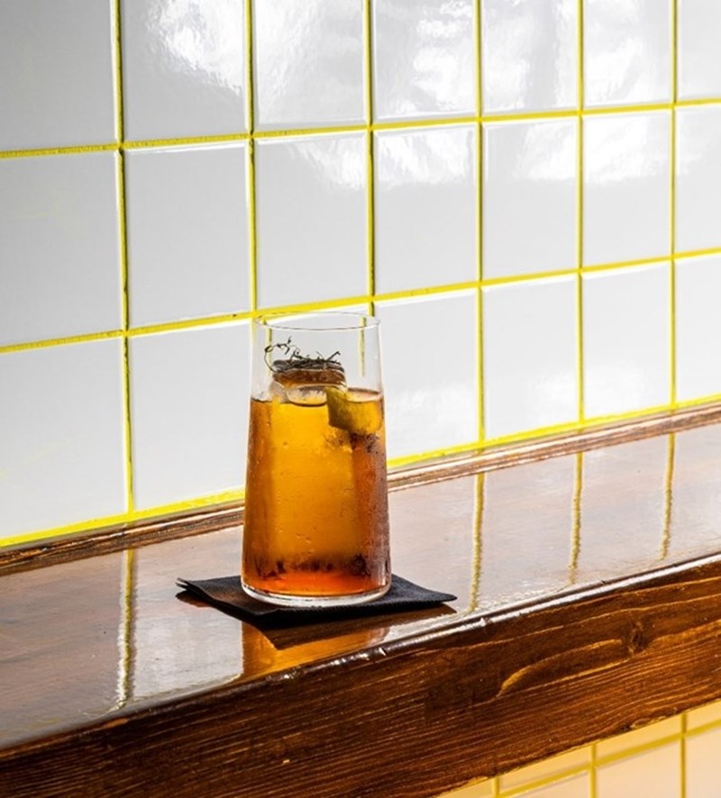 KNAVE ΜΠΑΡ ΣΤΑ ΕΞΑΡΧΕΙΑ 2