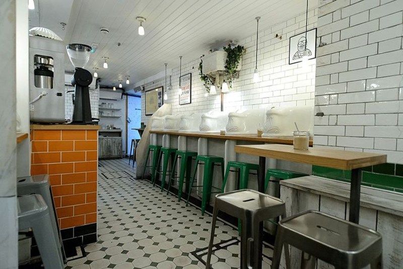 ΤΟΥΑΛΕΤΕΣ ΜΠΑΡ 1