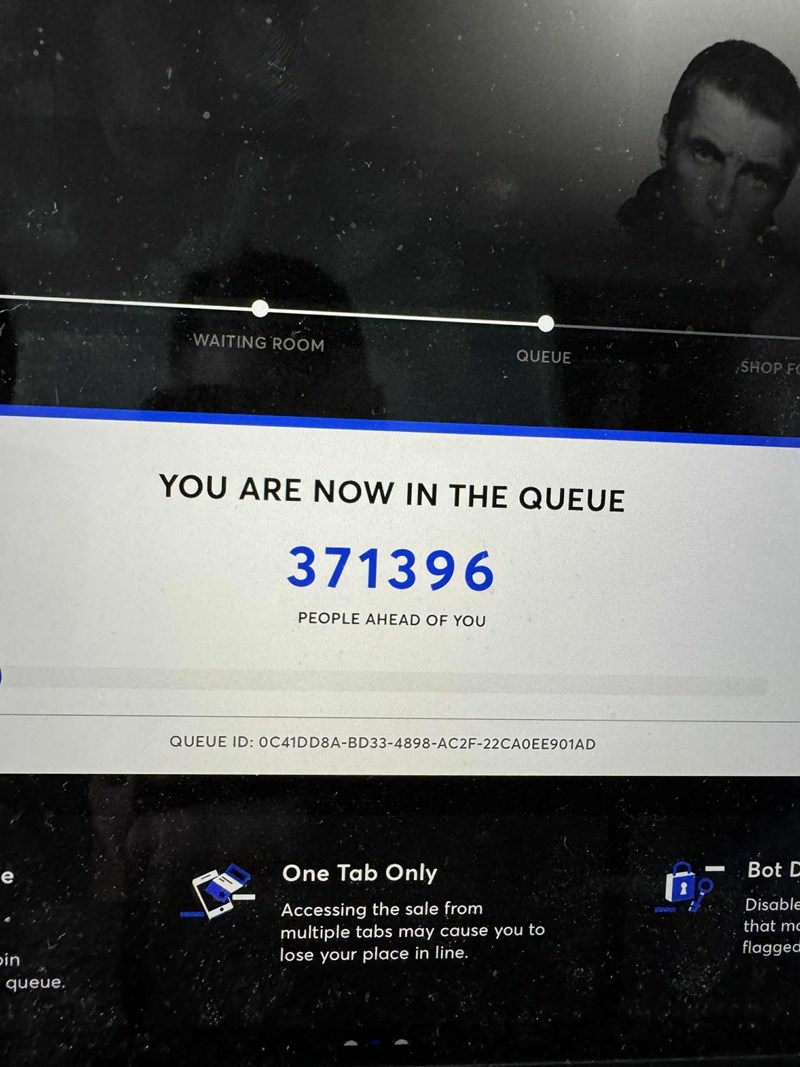 Η ιντερνετική ουρά για ένα εισιτήριο