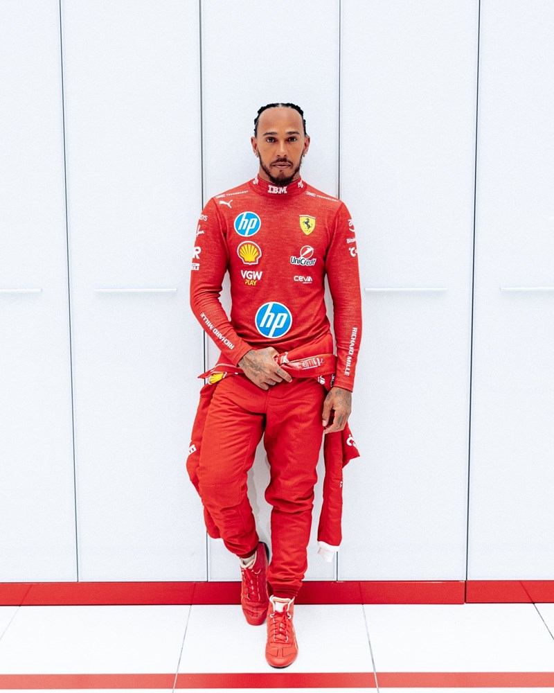 Lewis Hamilton ferrari φόρμα
