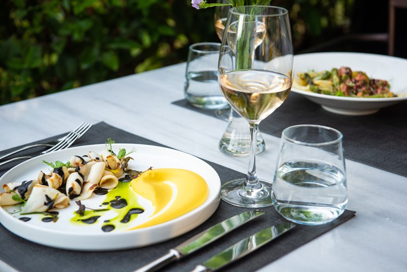 ΕΣΤΙΑΤΟΡΙΟ ΒΑΣΙΛΑΙΝΑΣ 1