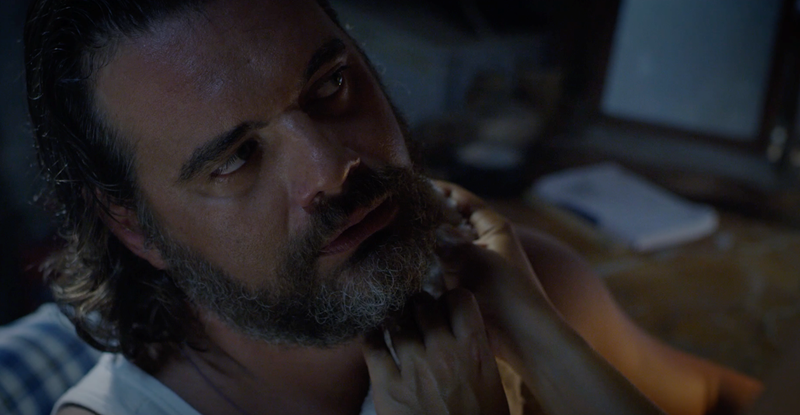 O Theo Alexander στη σειρά 42°C