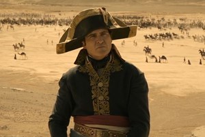 Ο Napoleon του Joaquin Phoenix δείχνει ενδιαφέρων - εικόνα 1