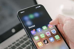 Ελλάδα: Απαγορεύει τα social media σε παιδιά μέχρι 15 ετών - εικόνα 2