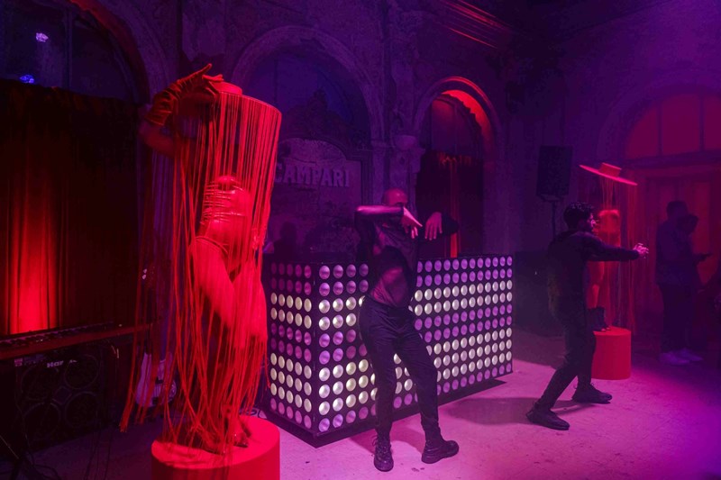 The Campari Hotel: To Campari γιόρτασε την έναρξη του Negroni Week με ένα μοναδικό event στο Μπάγκειον