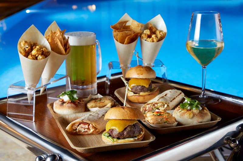 POOL YOUR CINEMA ΘΕΡΙΝΟ ΣΙΝΕΜΑ ΜΕΓΑΛΗ ΒΡΕΤΑΝΝΙΑ 2