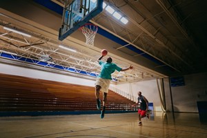 Μια ματιά στις νέες εμφανίσεις των αθλητών για τους Ολυμπιακούς Αγώνες στο Παρίσι - εικόνα 2