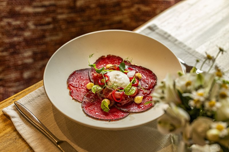 Symposio at Ark 2025_Το προσούτο τόνου με μοσχαρίσιo καρπάτσιο