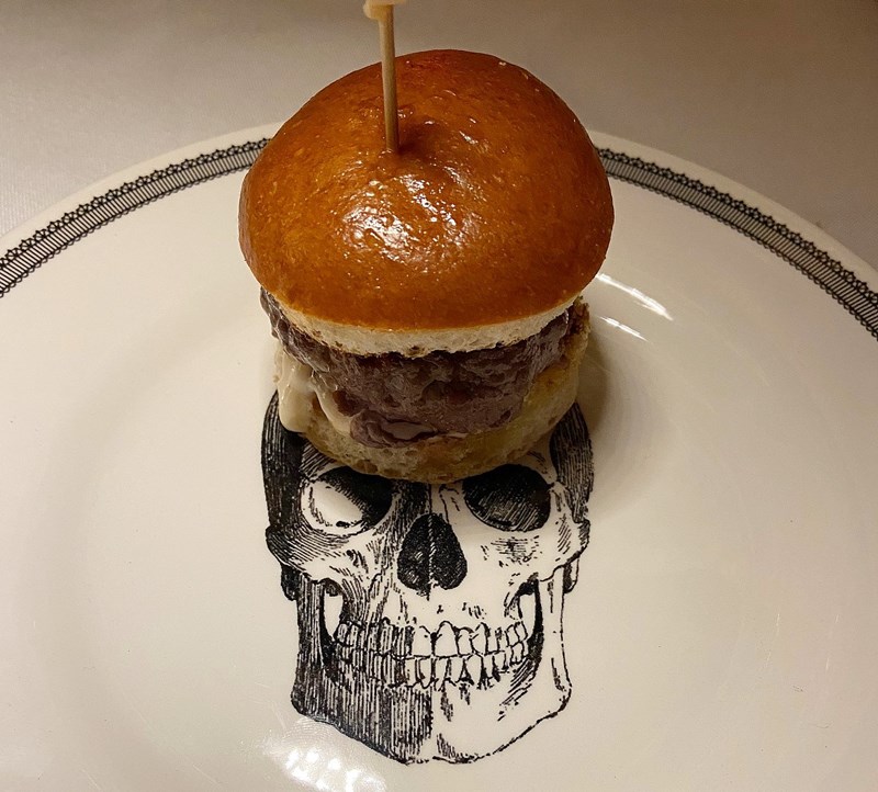 ΤΑ BURGERAKIA ΣΤΟ BRUTUS TAVERN