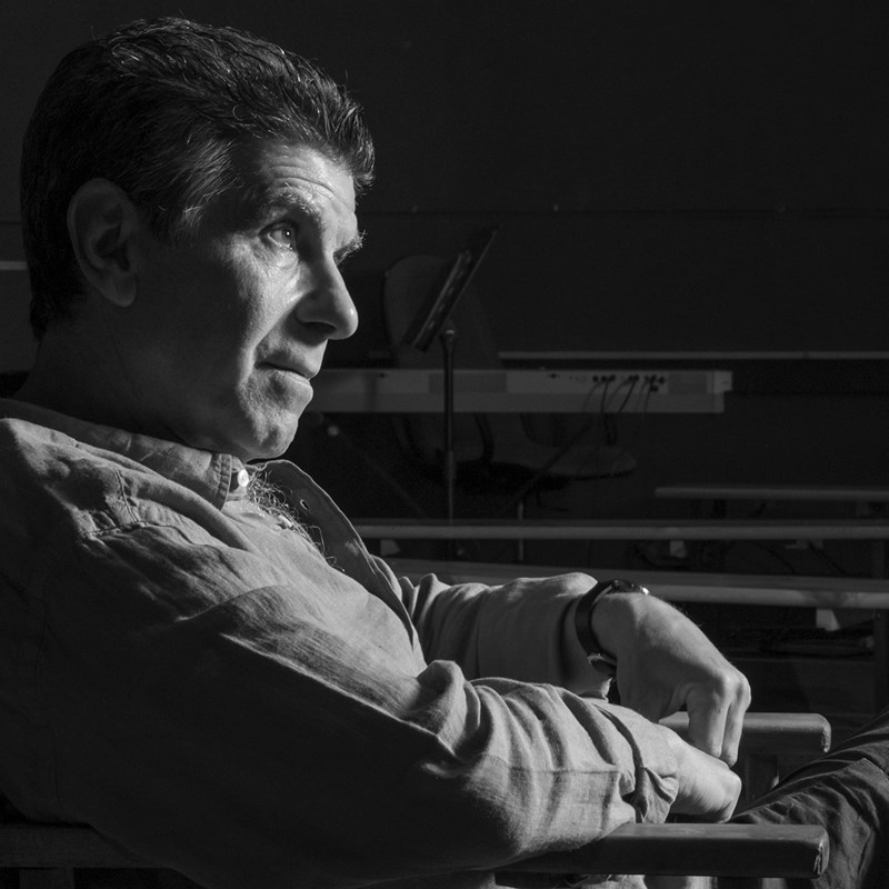 Γιάννης Μπέζος