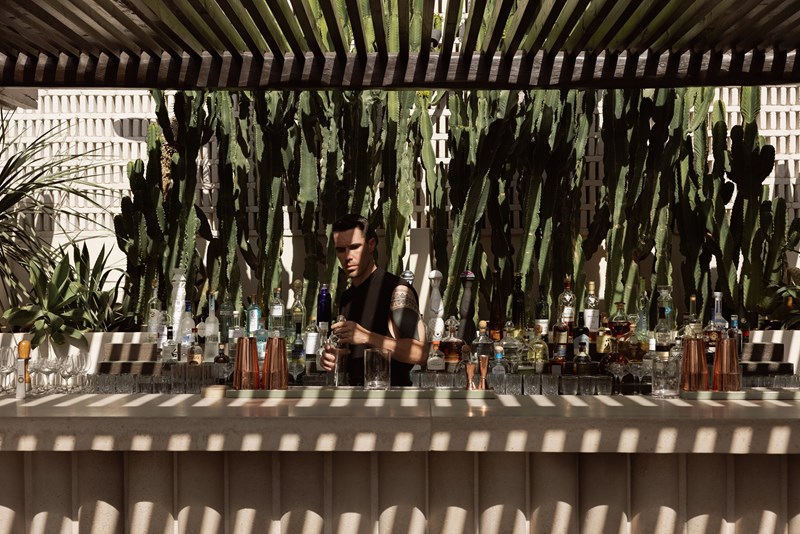 Το μπαρ-εστιατόριο Nōema στη Μύκονο 11