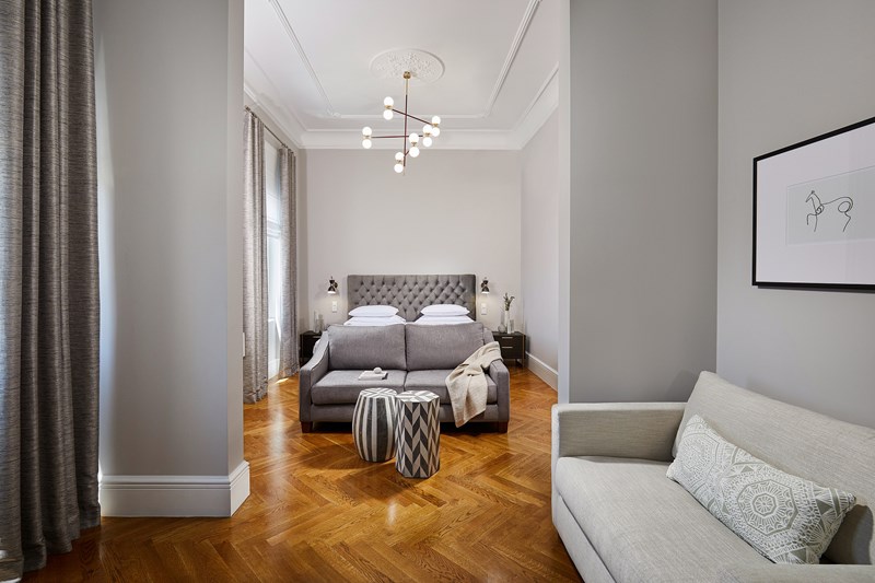 MIRA ME ΕΣΤΙΑΤΟΡΙΟ ΑΘΗΝΑ 15