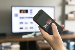 Tι μέτρα παίρνει το YouTube κατά των κακόβουλων deepfakes - εικόνα 3