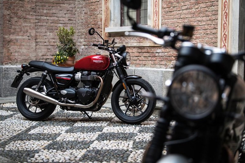 ΜΗΧΑΝΕΣ TRIUMPH