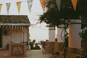 Η στιγμή της έκρηξης σε κινητήρα αεροπλάνου πάνω απ' την Κέρκυρα (βίντεο) - εικόνα 2