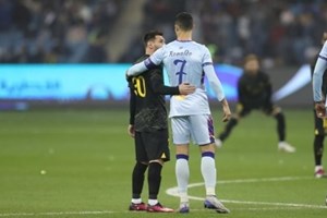 Ο Cristiano Ronaldo βάφει μαύρα τα νύχια των ποδιών του, καμία έκπληξη - εικόνα 1