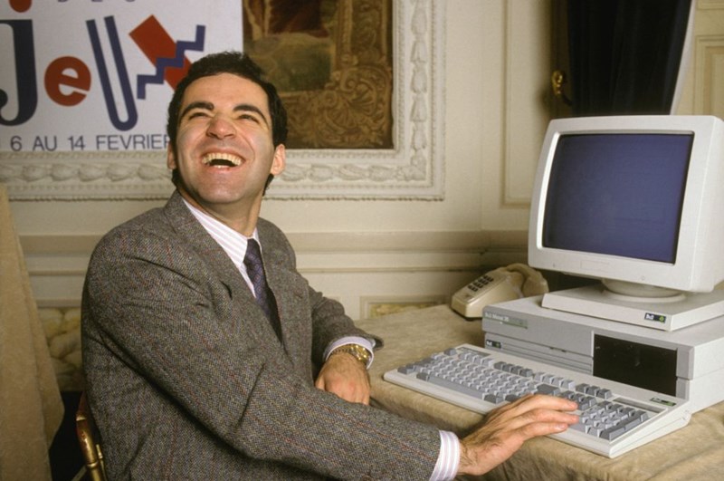 ΓΚΑΡΙ ΚΑΣΠΑΡΟΦ