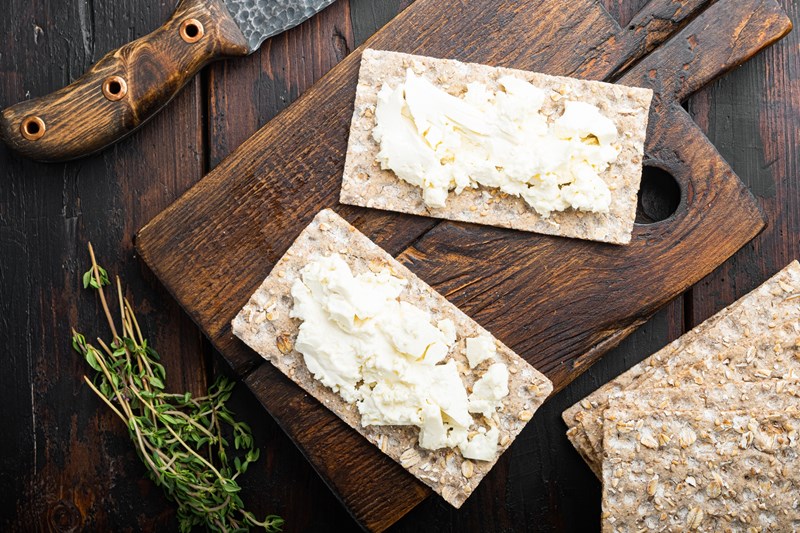 Crackers με cottage