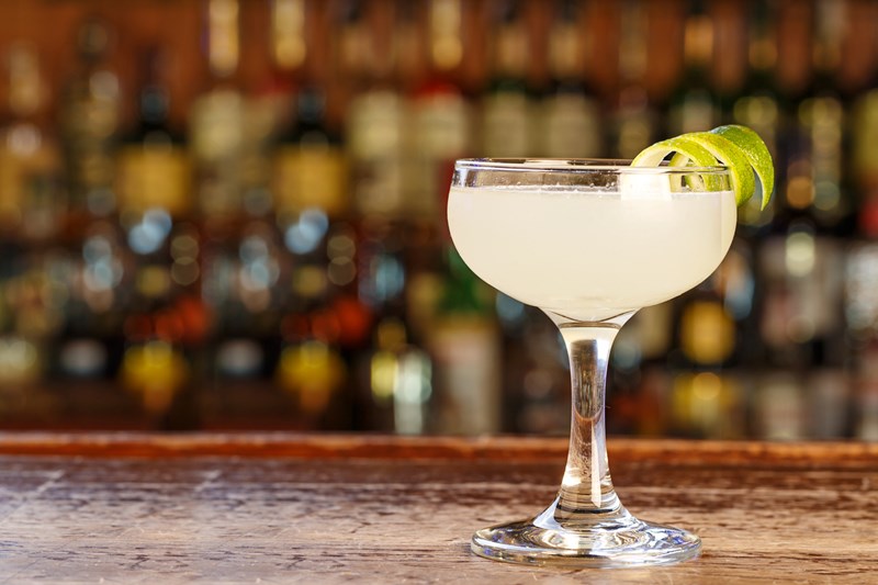 ΑΓΑΠΗΜΕΝΑ ΚΟΚΤΕΪΛ ΧΕΜΙΝΓΟΥΕΪ 4