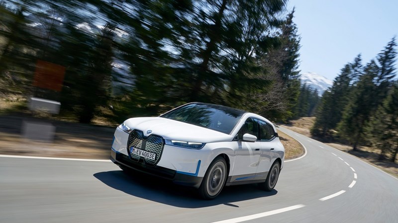 ΗΛΕΚΤΡΙΚΗ BMW IX 3