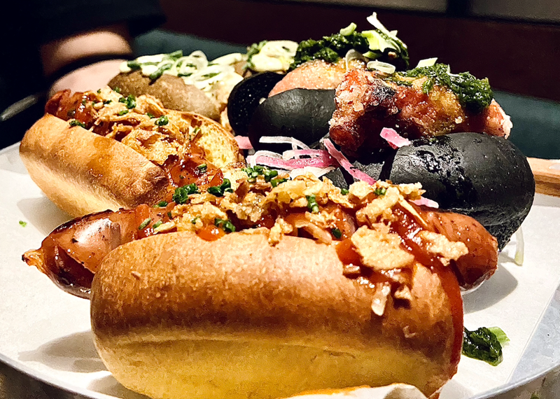 LINE ATHENS - ΤΑ ΧΟΤ ΝΤΟΓΚ