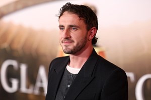 Πλέον μπορείς να αγοράσεις ρούχα από αυτό "το υλικό με τις φούσκες" για να κάνεις αίσθηση στην επόμενη δεξίωση - εικόνα 1