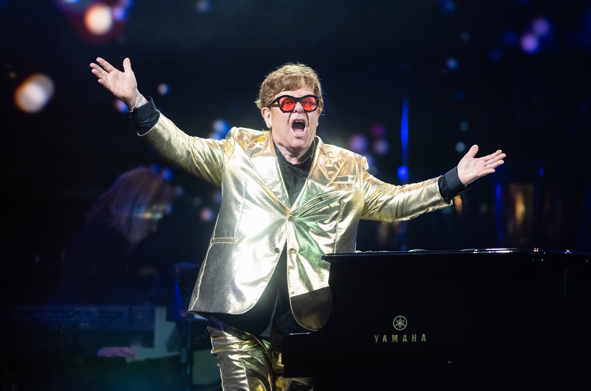 Οι εκκεντρικές εμφανίσεις του Elton John που θα θυμόμαστε πάντα - εικόνα 1