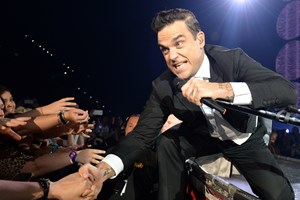 Στο Better Man, ο Robbie Williams μεταμορφώνεται σε μαϊμού - εικόνα 2