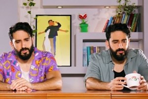 Πώς θα ήταν η ζωή μας αν μιλούσαμε μόνο με emoji, σύμφωνα με τον Διονύση Ατζαράκη - εικόνα 1