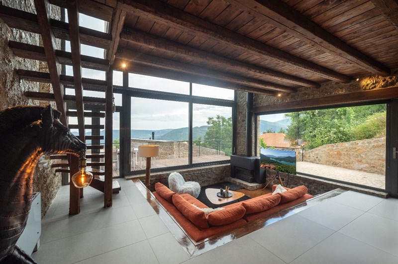 Heartbeat Mountain Escapes