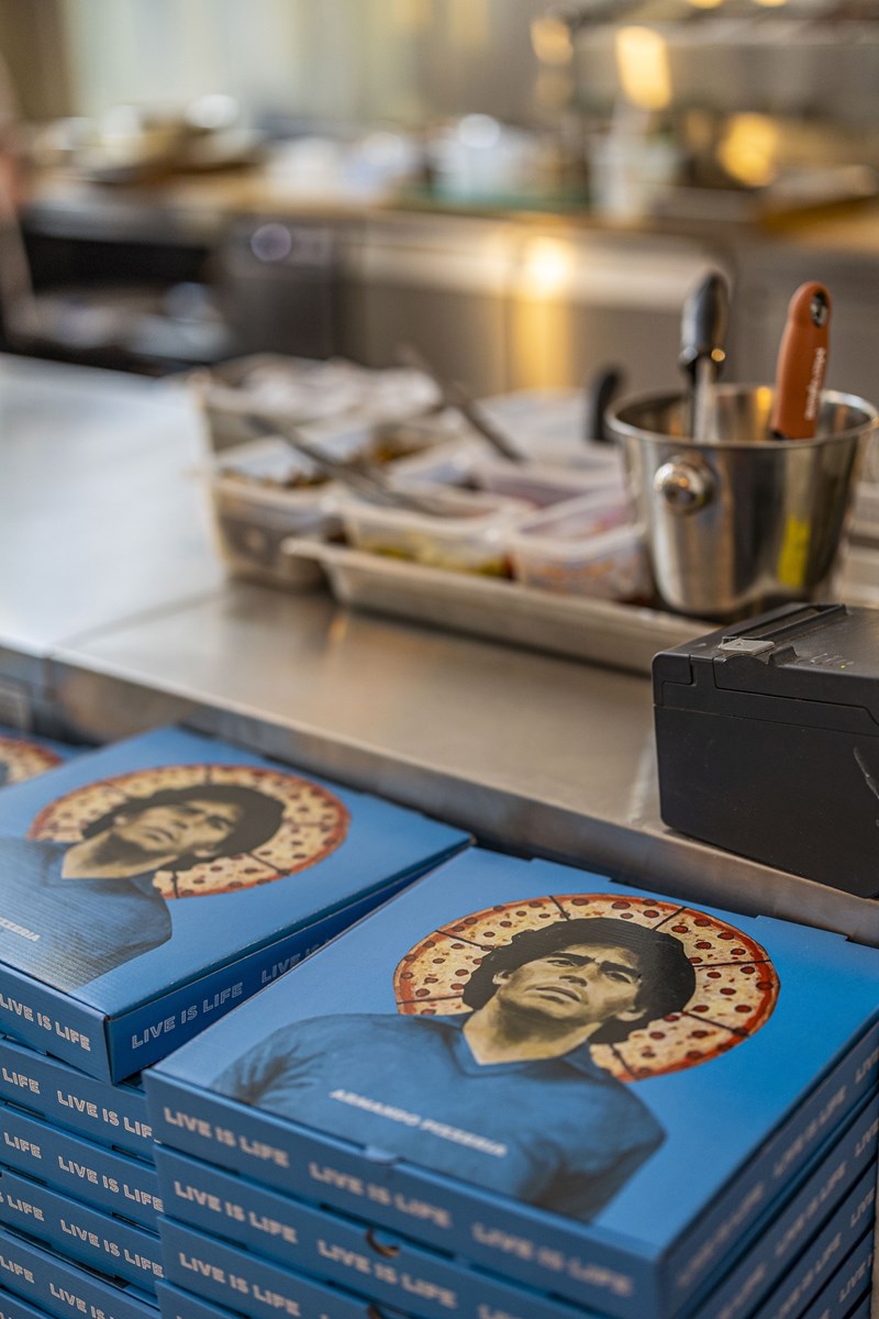 Τα κουλ κουτιά της πίτσα στο Armando