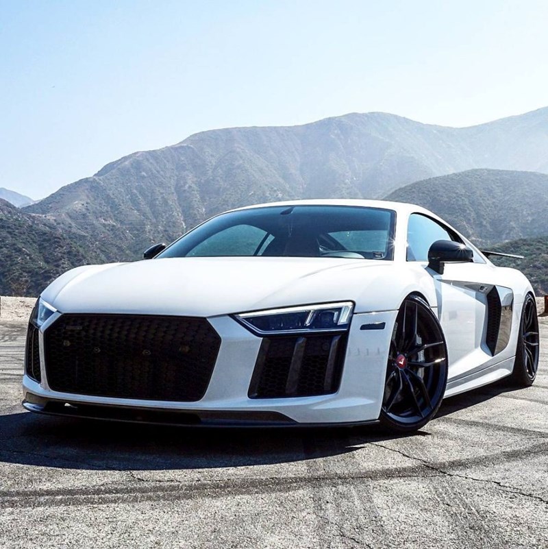 ΣΕΞΙ ΑΥΤΟΚΙΝΗΤΑ