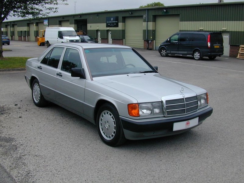 ΑΥΤΟΚΙΝΗΤΑ ΤΖΕΙΜΣ ΜΠΟΝΤ Η Mercedes-Benz 190E του 1991 από το No Time to Die